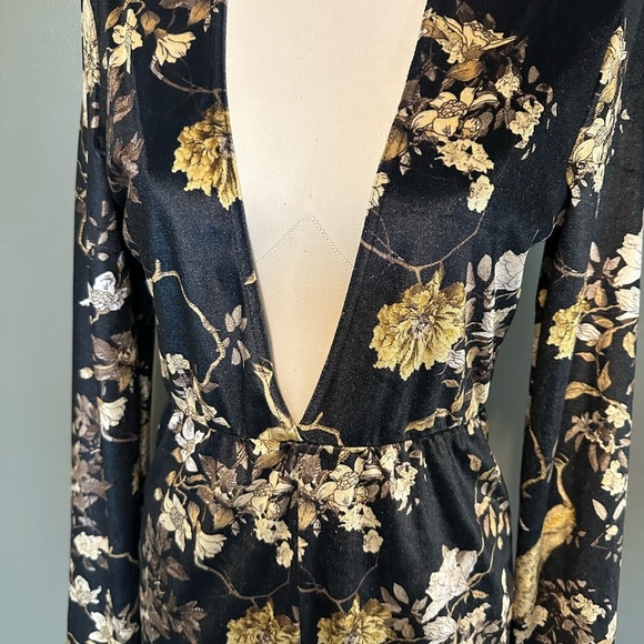 Kourtney kardashian  Collab velvet jumpsuit size 8 - Picture 2 of 6